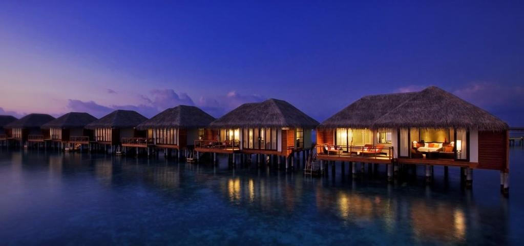 Velassaru Maldives**** Maledivy, South Atol Male Equipment : hotel : 5 restaurants, 2 bars, swimming pool, diving centre, water sports centre, spa, massage, souvenir shop; room : to the double bed
