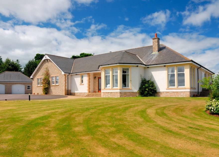 BALVAIRD VIEW Pagan Osborne is delighted to offer this modern detached bungalow located within the charming semi rural Hamlet of Newfargie.