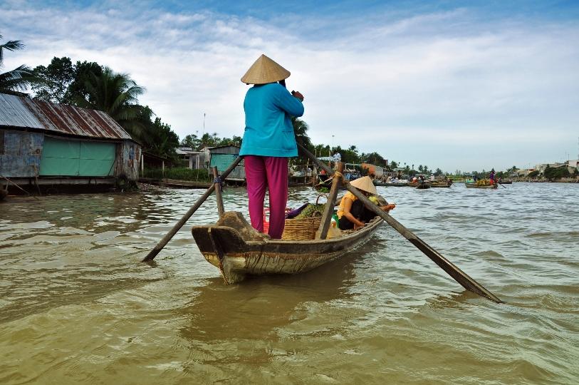 DAY 12: CAN THO - CAI RANG - CHAU DOC Discover the endless waterways of the Mekong River by boat.