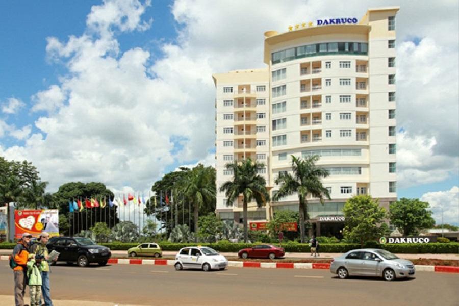 ACCOMMODATION BUON ME THUOT DAKRUCO HOTEL Just three kilometres from the centre of Buon Ma Thuot and six kilometres from the airport, the 4-star Dakruco Hotel is the first international standard