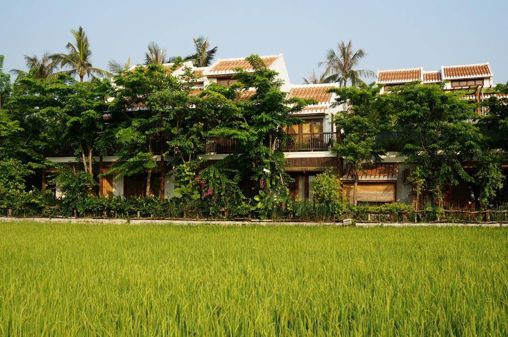 HOI AN CHIC Situated 4 Km from the Old Quarter of Hoi An, Hoi An Chic is a boutique retreat for those who want the basics done right - a good night's sleep on a comfortable bed, a good breakfast,