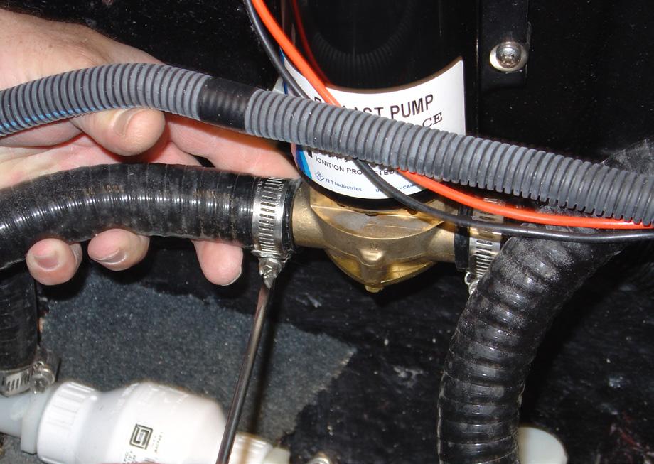 Attach this hose to your rear starboard directional valve hard tank output (See Fig. 5).