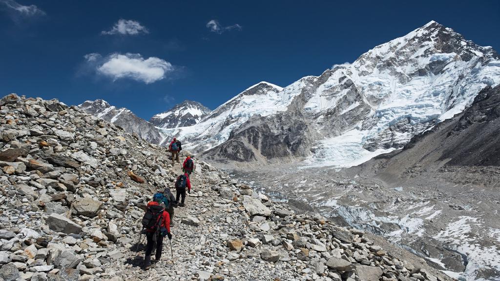 There will ample time to acclimatise, as you enjoy guided walks around the mountain villages and visit the home of some of the most famous Sherpa guides ever to grace these steep valleys.
