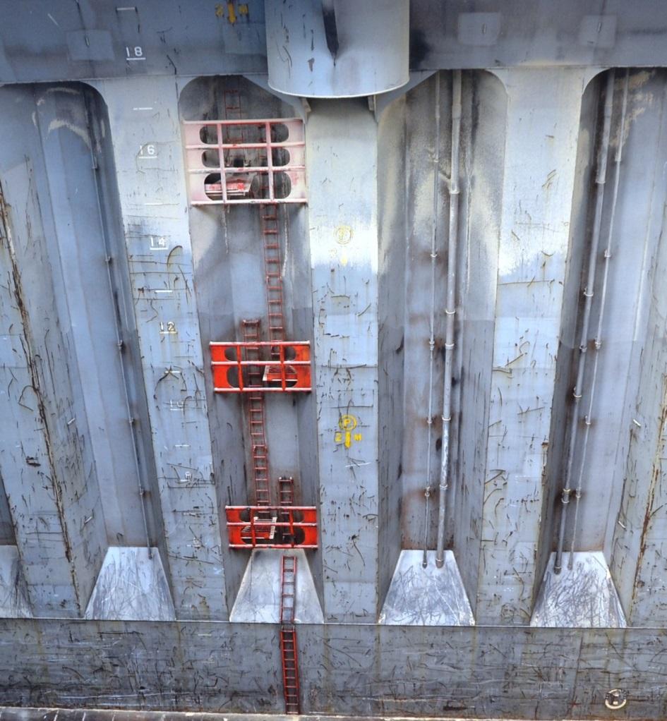Numerous rescuers had used the cargo hold ladder, which prevented a precise collection of physical evidence and an analysis.