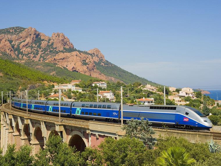 France-Spain High Speed A partnership between the France and Spanish railways provides this high-speed link to France and Spain s main cities: Paris, Barcelona, Madrid as well as Montpellier,