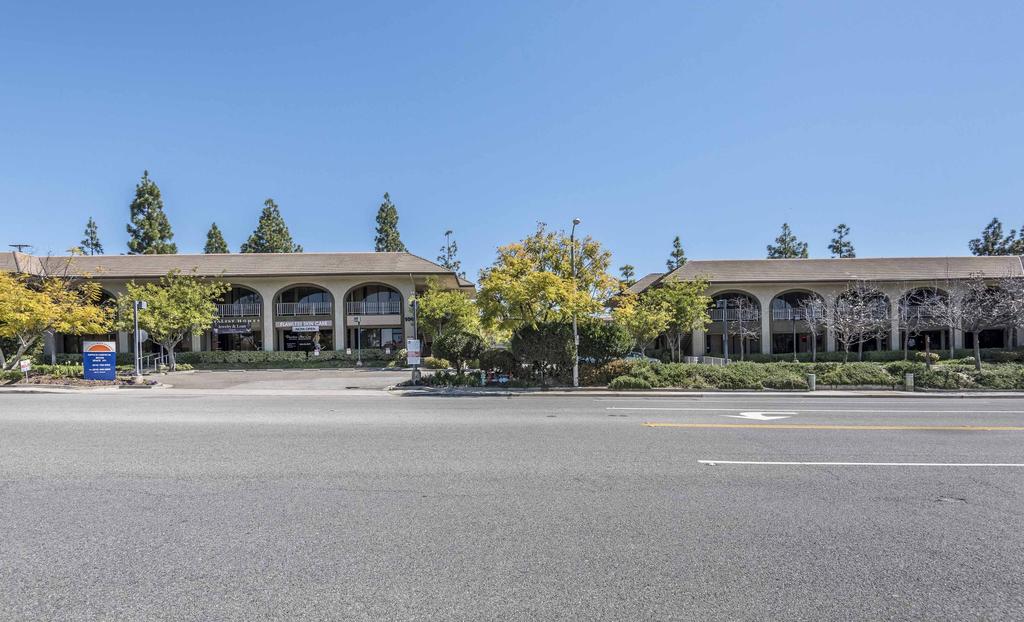 EXECUTIVE SUMMARY Marcus & Millichap has been selected to exclusively market for sale Rancho Plaza, located at 60 South Rancho Road in the highly desirable Conejo Valley submarket of Thousand, CA.