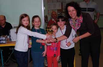 Šole in vrtci ŠAHOVSKO PODROČNO EKIPNO TEKMOVANJE V petek, 15. februarja 2013, je bilo na Osnovni šoli Sladki Vrh ekipno področno tekmovanje v šahu.