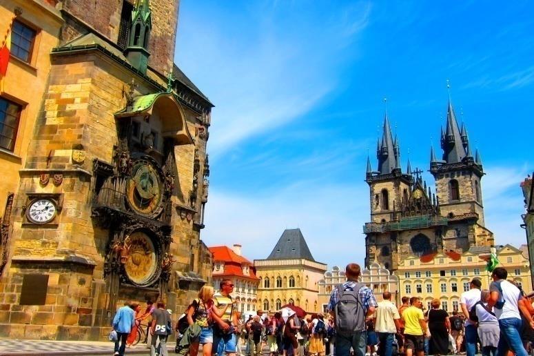 Astronomical Clock, Later visit of the entire Castle District with St Vitus Cathedral and the Crypt of the Bohemian Kings, the St George Basilica. Finally, to the Golden Lane.