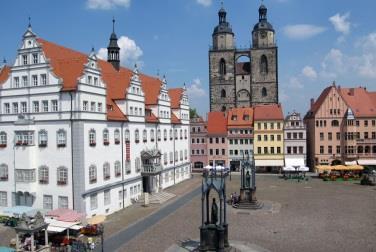 Drive to Nuremberg and enjoy the tour of city.