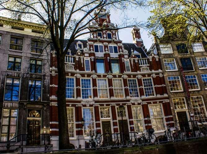 England Netherlands - London to Amsterdam by Bike 2018 Guided Tour 8 days / 7 nights Four countries, one tour with the colors green and blue as a common thread.
