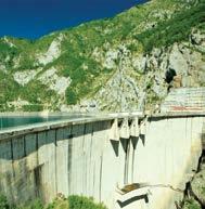 crnogorskog tržišta električnom energijom. Realizuje se i projekat izgradnje male hidroelektrane snage od 900 KW, a očekuje se početak izgradnje još devet malih hidroelektrana.
