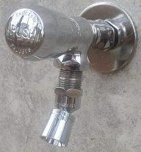 5 GPM Aerating Shower Head AVAILABLE IN STAINLESS STEEL (page 13) Also available with ADA Compliant Lever Handle Valve Model