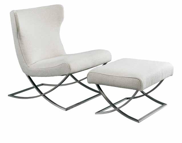20 MODERN LIVING MODERN LIVING 21 CARLO SWIVEL CHAIR Design details combining modernity with tradition distinguish the Carlo Chair