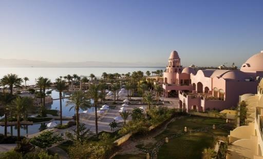 ***** 442 Rooms ***** 385 Rooms **** 215 Rooms 38 The 4-star all inclusive resort