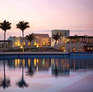 ***** 82 Rooms Nestled on the picturesque marina promenade of Salalah Beach and facing the Indian Ocean, the hotel offers traditional lifestyle and values expressed in the glowing architecture and