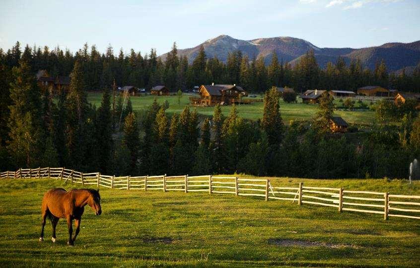 (one per stay). During your time here, you ll savour ranch-grown organic cuisine and experience luxury dining family-style. Accommodations are at the Echo Valley Ranch & Spa in a Deluxe Cabin.