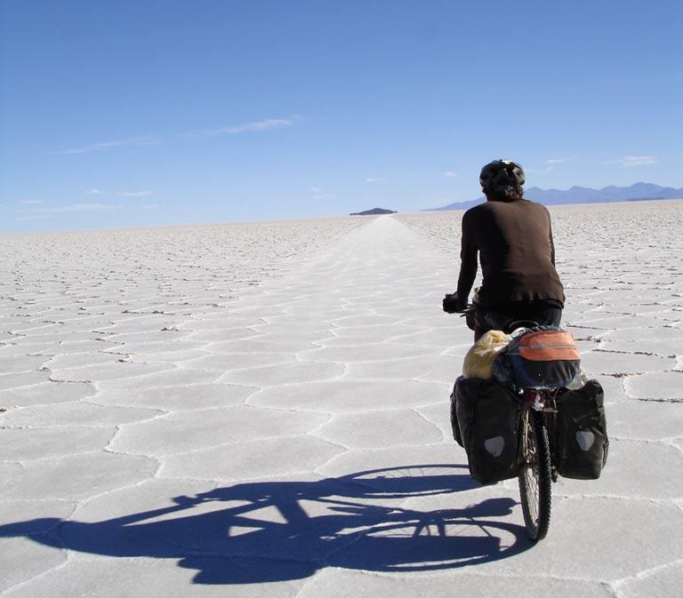 Most cyclists say it is well and truly worth the effort. The kilometre course from the start of the salt flats to Isla Incahuasi is fairly obvious on a clear day.