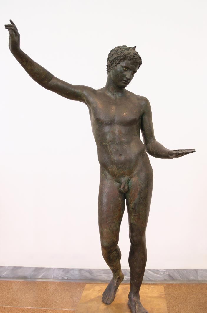 Classical Greek Sculpture Use of contrapposto Idealized, heroic forms established by Polykleitos sculptor who