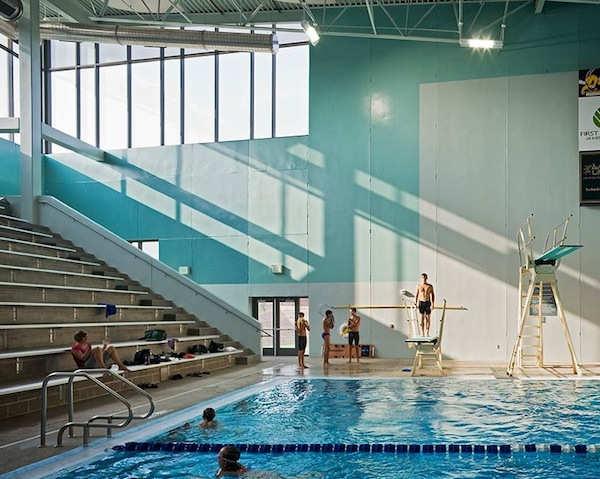Indoor competition pool Dive