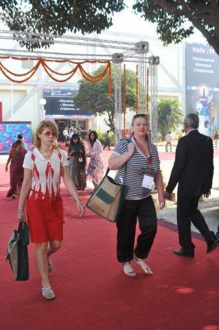 Buyers visiting the Tex-Trends India 2011 BUYERS PROFILE The total number of buyers/potential buyers and buying agents who visited the fair is as follows:- Buyers - 1580 Buying Agents - 872