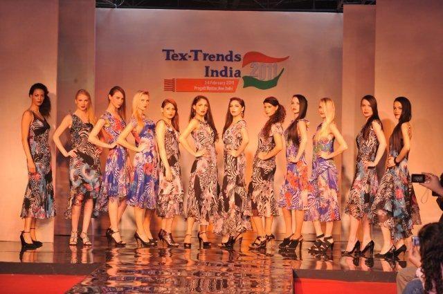 FASHION SHOWS Spectacular Fashion Shows were held twice a day on all three days of the fair showcasing the textiles and