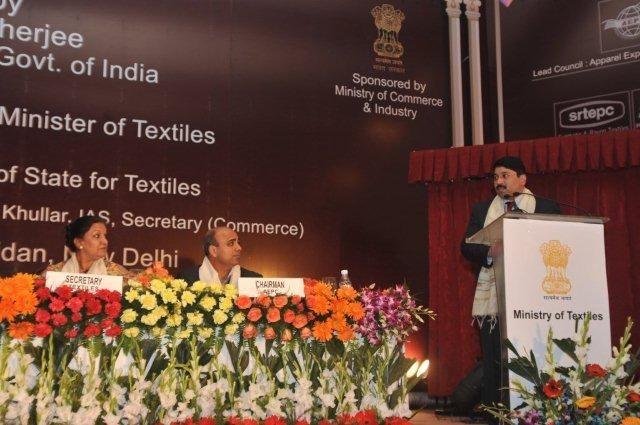 Panabaaka Lakshmi, Union Minister of State, Ministry of Textiles. Shri Vinod K Ladia, Chairman, SRTEPC proposed the vote of thanks.