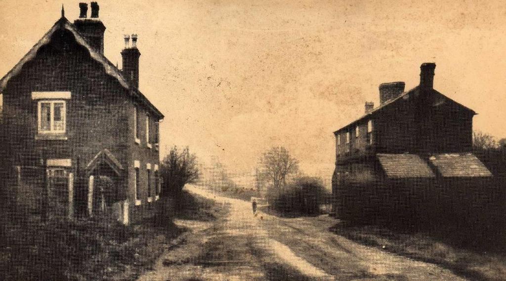 Limekiln Lane Situated opposite the Horse Shoe pub on Millpool Hill on the south side of the Stratford Canal.