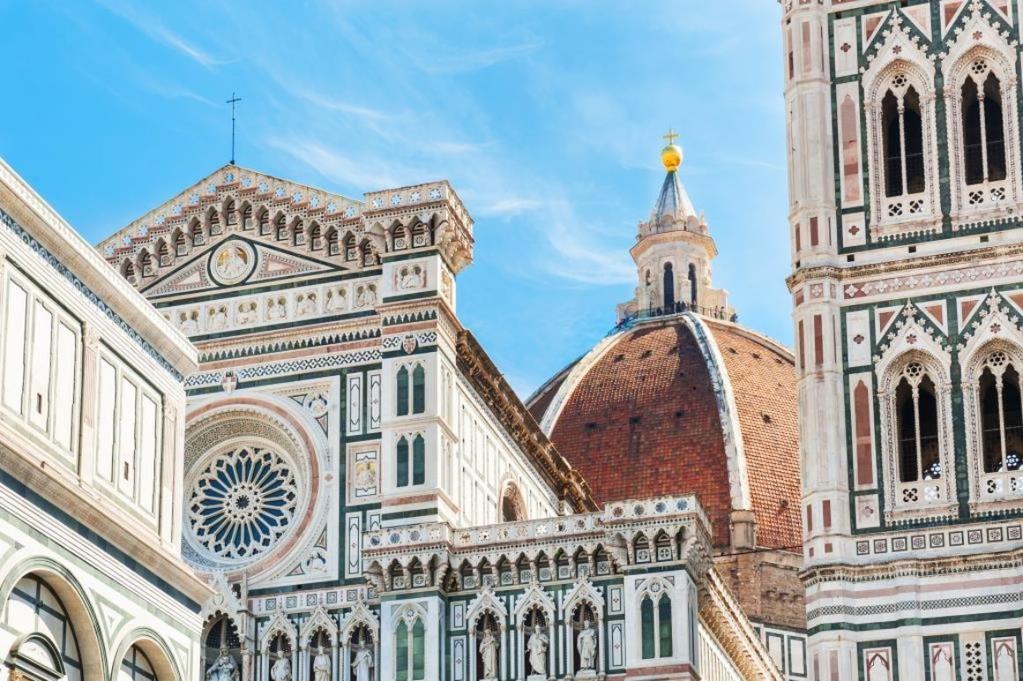 to a deluxe Duomo view room, you will not be able to enjoy A Room with a View!