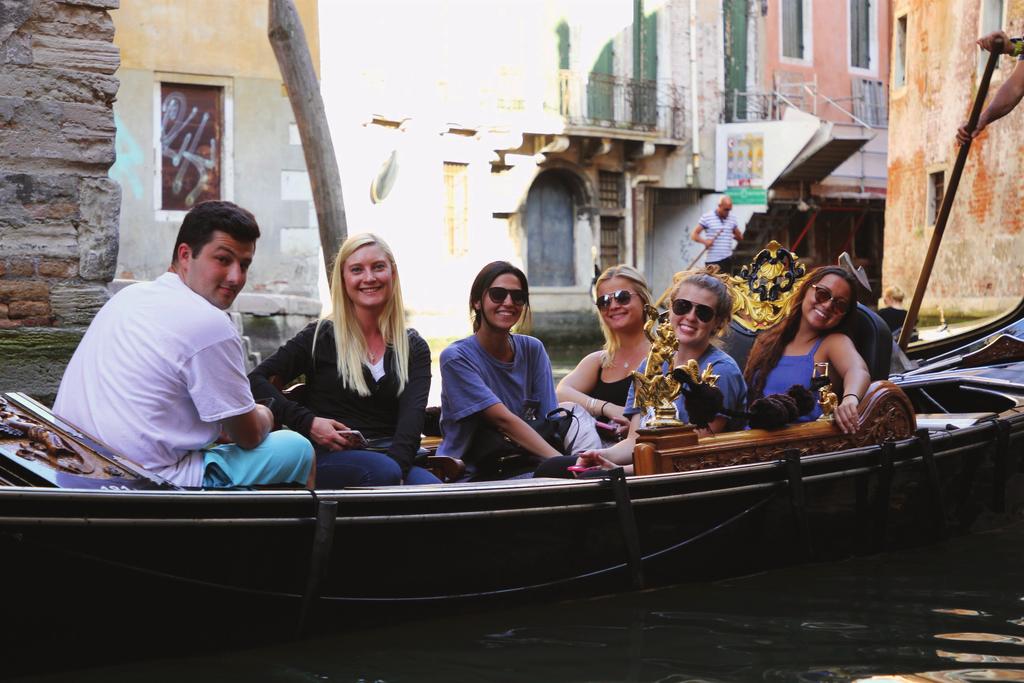 WHY CHOOSE AESU WORLD TRAVEL ABOUT US OUR EXPERTISE When deciding on a team you can trust to send you on the most magical, informative and fun travel experience, you need not look any further than
