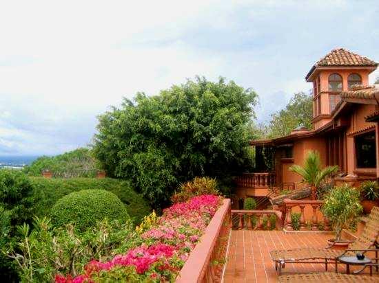 Tours CRA & CRB Cultural Ecotourism in Costa Rica TYPICAL LODGING The accommodations during your tour
