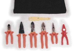 10 SERVICE ROLLS SERVICE ROLLS THAT ARE ENGINEERED FOR JOB PROTECTION. PLIER & CRIMPER/STRIPPER KIT (7 PCS.
