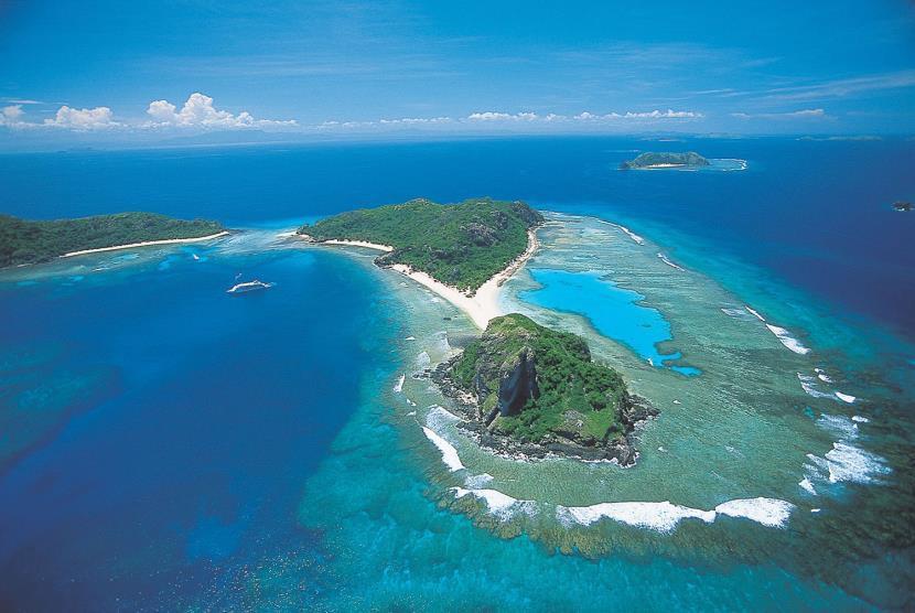 Combining both our 3 & 4 day tours of the Manamuca and Yasawa Islands, our 7 night tour will give you access to the most breathtaking scenery and cultural experiences that the region has to offer.