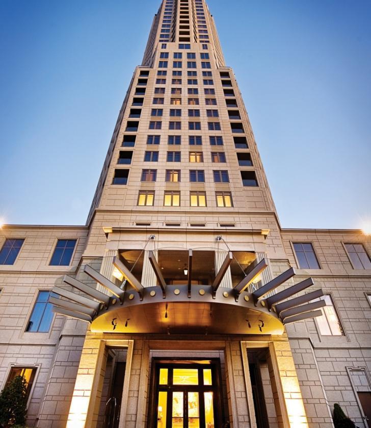 TOWARDS 10,000 ROOMS Mandarin Oriental, Atlanta (Management contract) Rebranded in May 2012 127 luxurious guestrooms