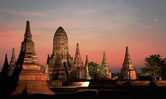 This excursion takes us through beautiful scenery to the north of Bangkok, and onto the ancient city of Ayutthaya, the former capital of Siam.