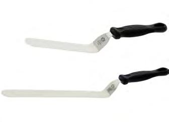 Blade 30 cm 8,5 3,5 0,6 With its angled handle, this spatula makes it easy to spread and level out pasty substances. Mini cranked pastry spatula FKOfficium Code Designation L.cm W.cm Kg 3.