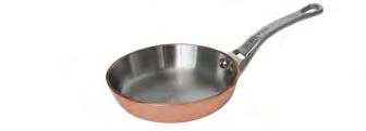 0 0 0,6 Oval stewpan with cast stainless steel handles & lid - mm thick Code Designation L.cm W.cm H.cm Liters Kg 66.30 30 3 6,5 3,6 3708.