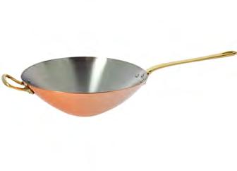 The brass handles are firmly riveted. Sauté-pan with lid, brass handles Code Designation Ø H.cm Liters Th.mm Kg 66.0 0 6,8,5 66. 7 3,,8 66.