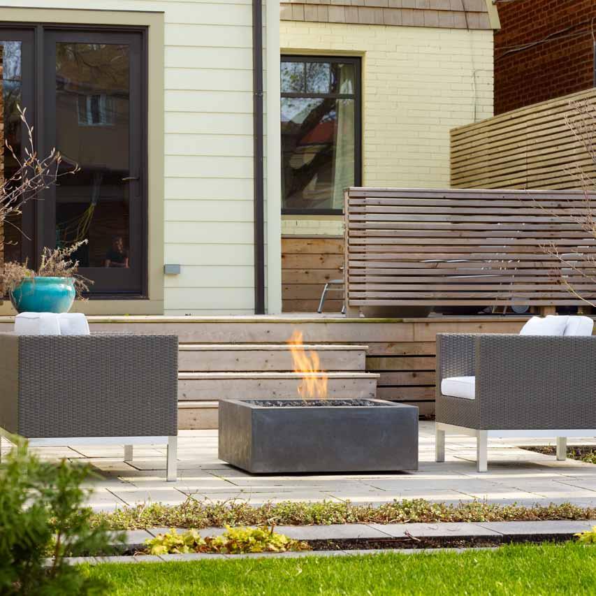 EXPERIENCE MODERN FIRE Fire pits are more than just beautiful features for outdoor spaces - they are vehicles for bringing people together.