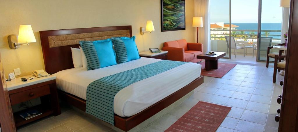 Rooms Capacity Located just 5 minutes from San José del Cabo, the Barceló Grand Faro Los Cabos hotel offers luxurious rooms and suites where you can enjoy a well earned rest while you enjoy the