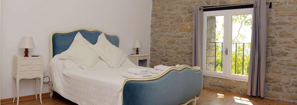 LUXURY ROOMS All rooms have been recently renovated and boast en-suite accommodation.