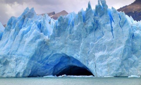 Otapaju se glečeri i lednici Topljenje lednika na antarktičkom ostrvu Pajn (Pine Island), zapadno od belog kontinenta, iznosi 20 % ukupnog gubitka ledene mase na zapadnom delu Antarktika.