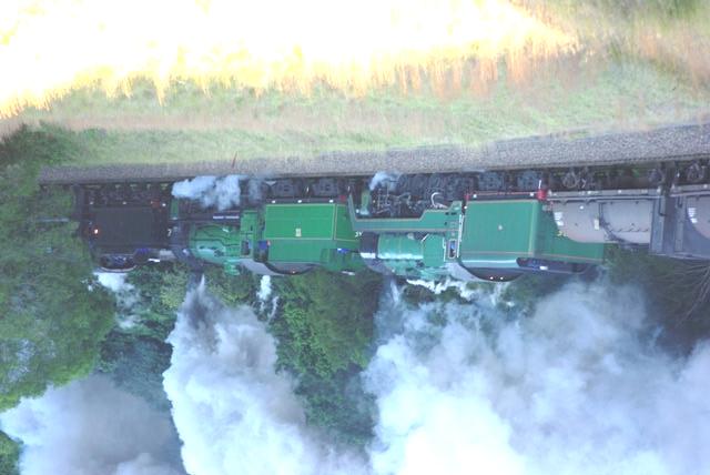 The 35 and the diesels returned to Thirlmere by the main south line, whilst 3642 and 3830 undertook the up return journey to Sydney via Robertson without diesel assistance.