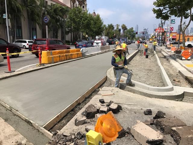 FIGUEROA STREET CONSTRUCTION Beginning the weekend of July 29, Figueroa will be reduced to three