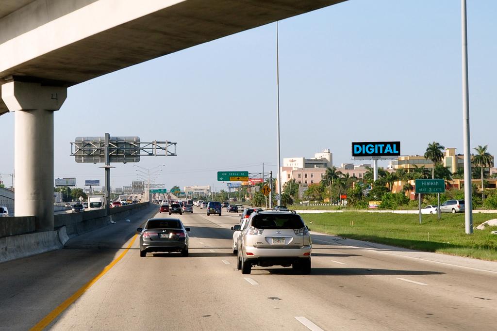 325 Facing: N Demo In Market Total 18+ yrs 419,497 458,920 This high profile digital bulletin is strategically placed on the Palmetto Expressway (SR 826), a major north/south artery lined with