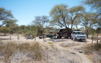 It is situated at the western end of the Etosha Pan. Facilities include a restaurant, bar, shop, swimming pool, kiosk and camp sites.