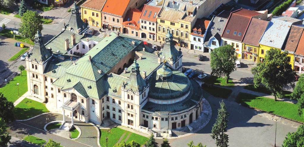 PAMIATKY 5 Historical Monuments REDUTA Reduta je secesnou stavbou postavenou v rokoch 1900-1905. Dodnes sa na Slovensku zachovalo iba osem takýchto historicky cenných divadelných budov.