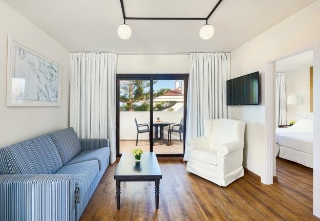 Suites may have street views, side views of the sea, or frontal sea views ($) and can accommodate up to 3 adults or 2 adults and 2 children. Duplex Suites (RENOVATED!