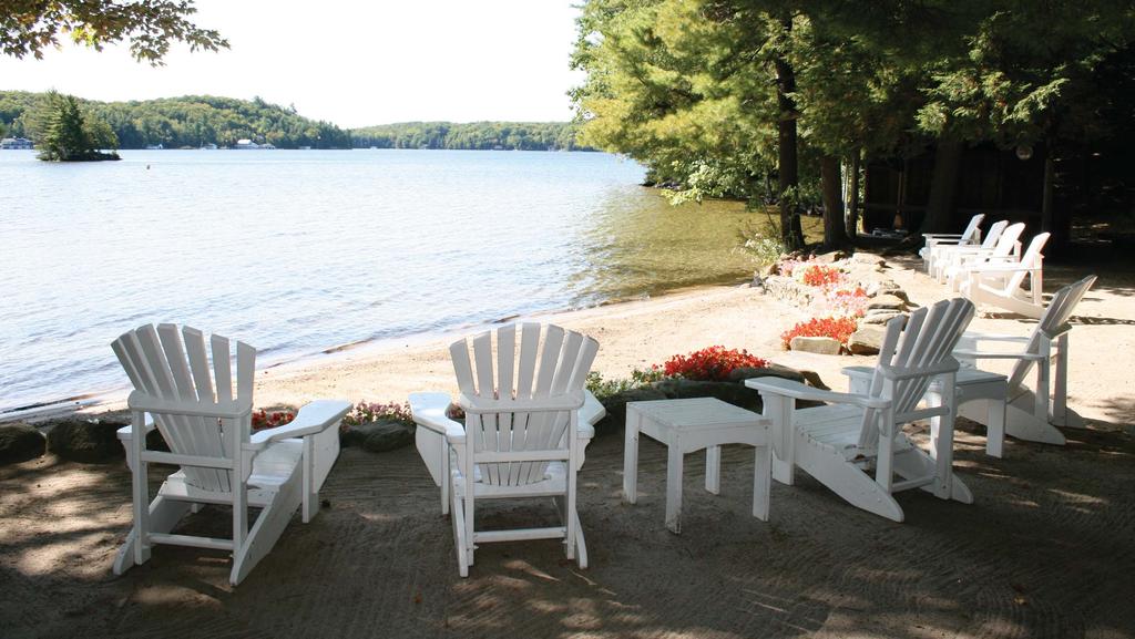 BREATHTAKINGLY BEAUTIFUL. Encompassing a natural playground of over 1,600 freshwater lakes, it is of no surprise that National Geographic named Muskoka as Canada s top summer destination in 2011.