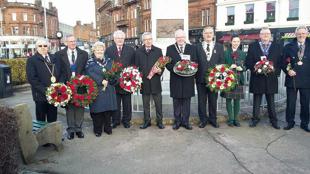 Newsletter Page 5 of 12 Ayr Burns Club Wreath Laying Ayr Burns Club and Kindred Spirits gathered to pay tribute to Burns with their annual wreath laying ceremony at Burns Statue Square, Ayr on the 25