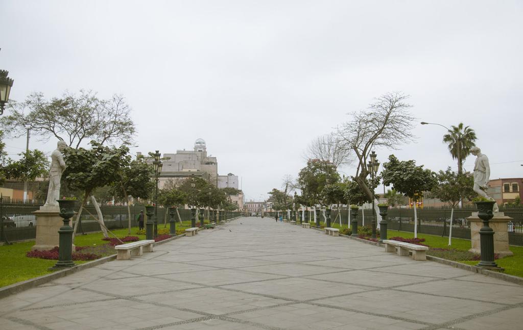 to admire the district s main attractions, which form part of the historic center of Lima as the Cultural Heritage to Humanity recognized by Unesco.